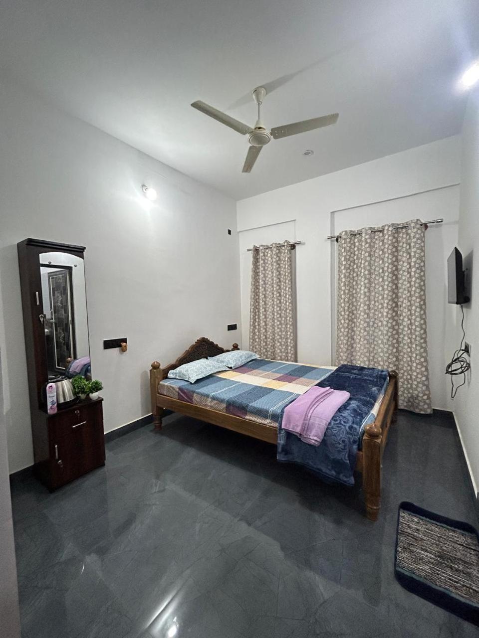 Travel Inn Mysore Vanivilasa Puram Exteriör bild