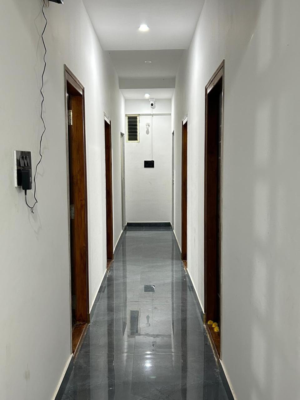 Travel Inn Mysore Vanivilasa Puram Exteriör bild