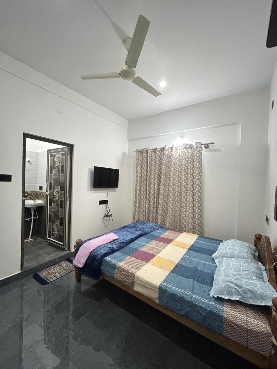 Travel Inn Mysore Vanivilasa Puram Exteriör bild