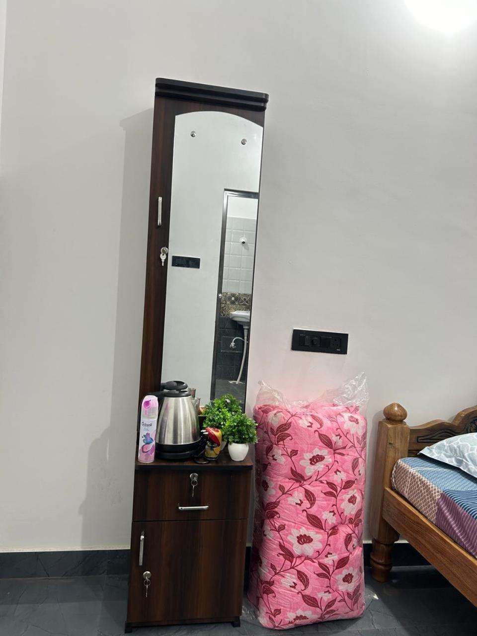 Travel Inn Mysore Vanivilasa Puram Exteriör bild