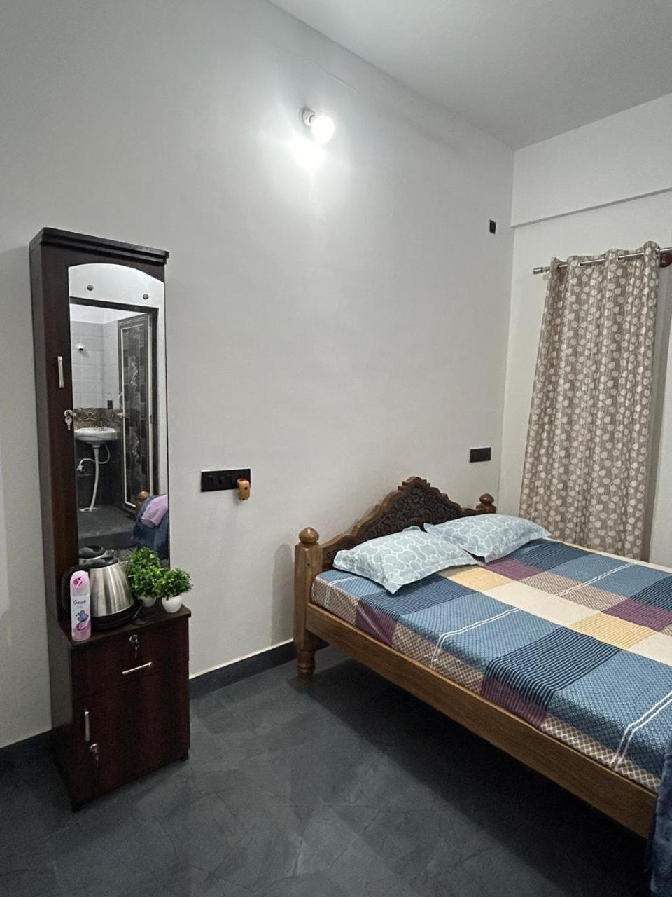 Travel Inn Mysore Vanivilasa Puram Exteriör bild