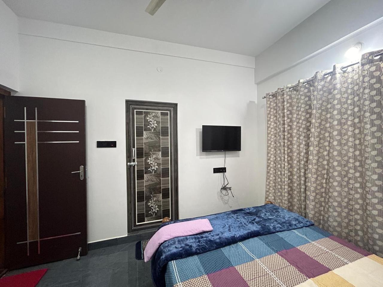 Travel Inn Mysore Vanivilasa Puram Exteriör bild